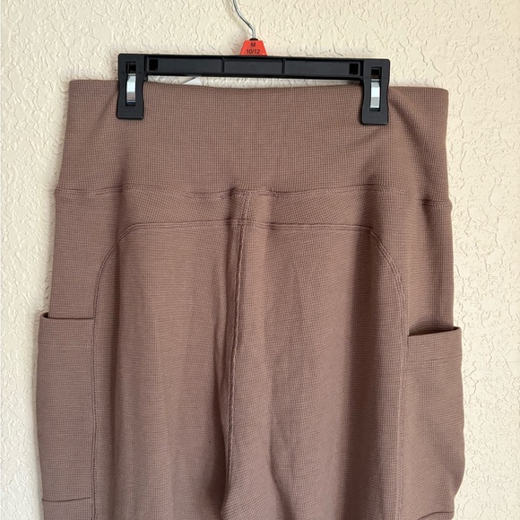 NWT HALARA Brown High-Rise Cargo Jogger Pants - Picture 12 of 14
